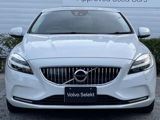 2017 Volvo V40 II Рестайлинг, белый, 1100000 рублей, вид 1
