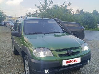 2015 Chevrolet Niva I Рестайлинг, зелёный, 695000 рублей, вид 3