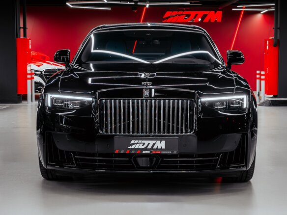 2025 Rolls-Royce Ghost Black Badge II Рестайлинг (Series II), чёрный, 46000000 рублей - вид 5