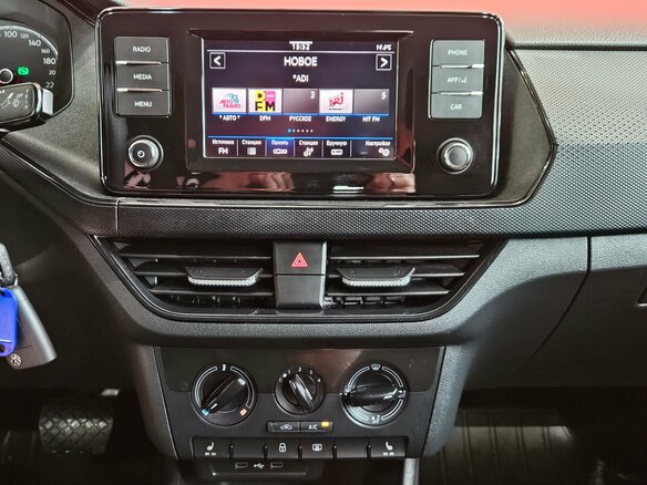 2021 Volkswagen Polo VI, белый - вид 11