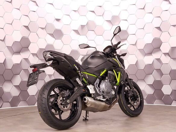 2018 Kawasaki Z 650, чёрный - вид 6