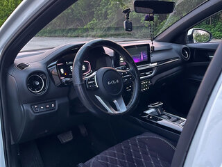 2024 Kia K3 II (China Market) Рестайлинг, белый, 2200000 рублей, вид 4