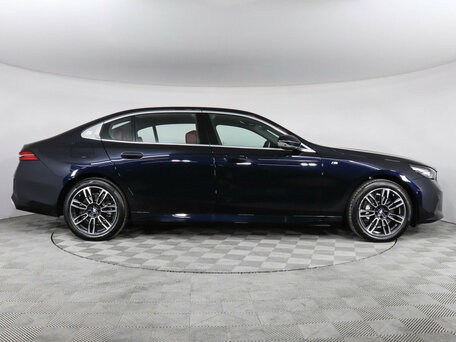 2025 BMW 5 серии Long 530Li xDrive VIII (G60/G61/G68), синий, 8550000 рублей, вид 5