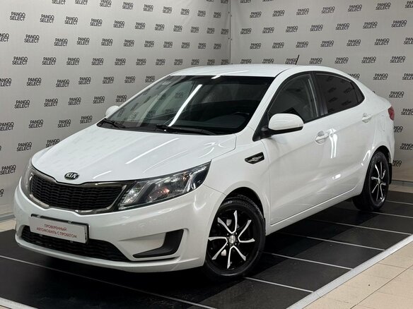 2015 Kia Rio III, белый, 885000 рублей