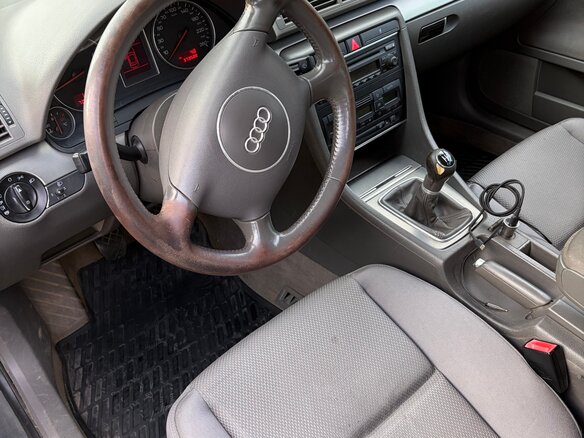 2001 Audi A4 II (B6), чёрный - вид 10
