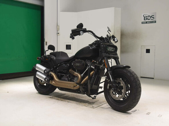 2019 Harley-Davidson Fat Bob, чёрный, 1470000 рублей - вид 2
