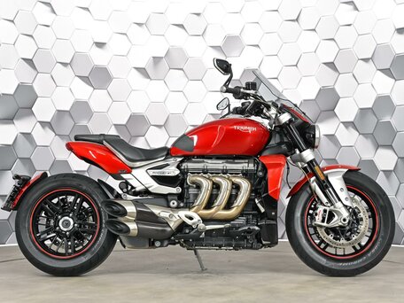 2020 Triumph Rocket III, красный, 1649000 рублей, вид 3