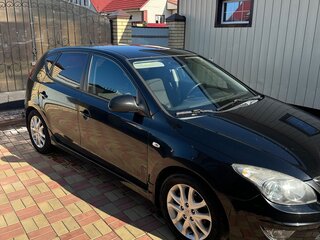 2011 Hyundai i30 I Рестайлинг, чёрный, 690000 рублей, вид 4
