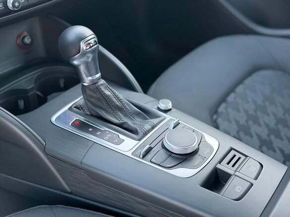 2015 Audi A3 III (8V), серый, 1797000 рублей - вид 25
