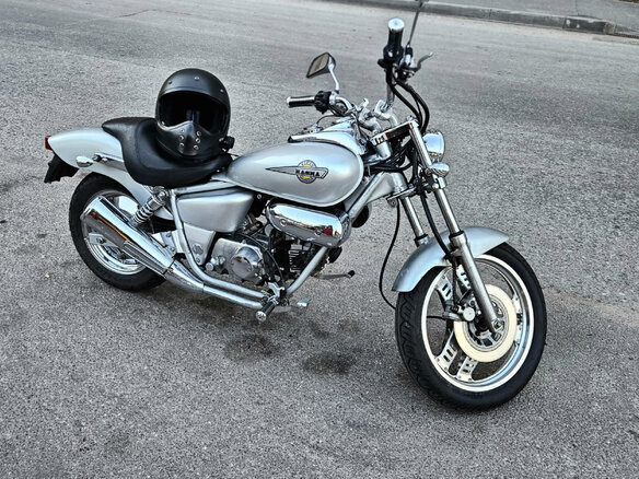 1997 Honda Shadow 400, серебристый, 159999 рублей