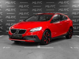 2017 Volvo V40 II Рестайлинг, красный, 2200000 рублей, вид 1