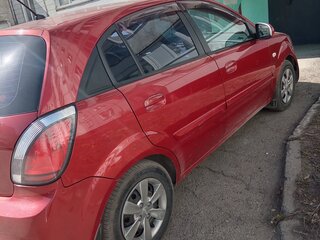 2011 Kia Rio II Рестайлинг, красный, 650000 рублей, вид 4