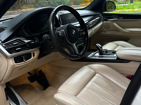 2018 BMW X5 M50d III (F15), белый, 5345743 рублей - вид 12