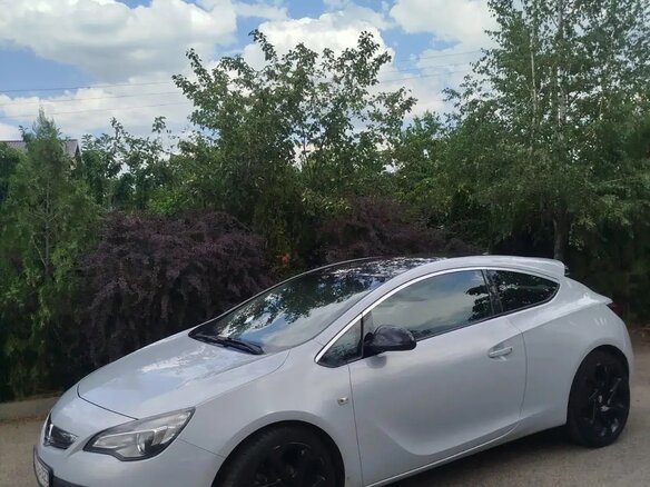 2013 Opel Astra GTC J Рестайлинг, белый, 800000 рублей - вид 9