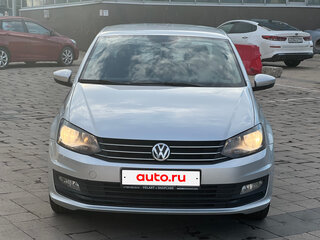 2016 Volkswagen Polo V Рестайлинг, серебристый, 990000 рублей, вид 3