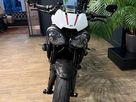 2019 Triumph Street Triple, белый, 1250000 рублей, вид 4