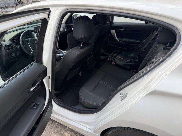 2018 BMW 1 серии 118i II (F20/F21) Рестайлинг 2, белый, 1600000 рублей - вид 8