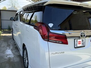 2018 Toyota Alphard III Рестайлинг, белый, 4500000 рублей, вид 2