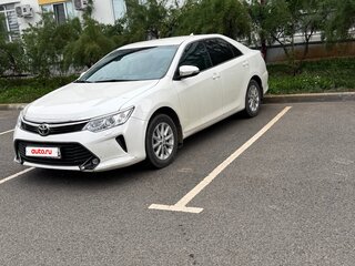 2017 Toyota Camry VII (XV50) Рестайлинг 2, белый, 2300000 рублей, вид 2