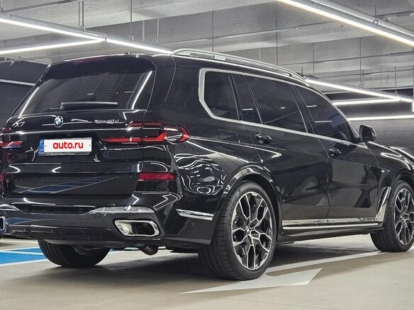 2026 BMW X7 40d I (G07) Рестайлинг, чёрный, 15999666 рублей - вид 3