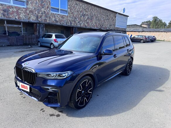 2019 BMW X7 40i I (G07), синий, 6500000 рублей - вид 2