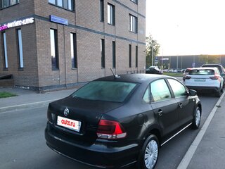 2018 Volkswagen Polo V Рестайлинг, чёрный, 950000 рублей, вид 4