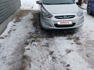 2012 Hyundai Solaris I, серебристый, 700000 рублей, вид 3