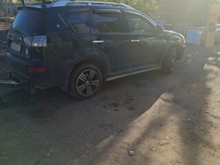 2010 Mitsubishi Outlander II Рестайлинг, чёрный, 950000 рублей, вид 3