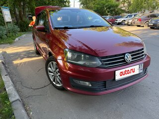 2016 Volkswagen Polo V Рестайлинг, красный, 850000 рублей, вид 3