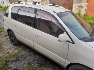 1999 Toyota Ipsum I (M10), белый, 560000 рублей, вид 3