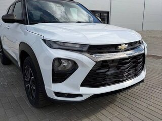 2022 Chevrolet TrailBlazer III, белый, 1315000 рублей, вид 2