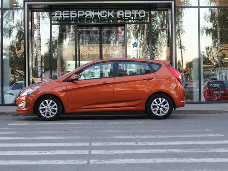 2015 Hyundai Solaris I Рестайлинг, оранжевый, 1245000 рублей, вид 2