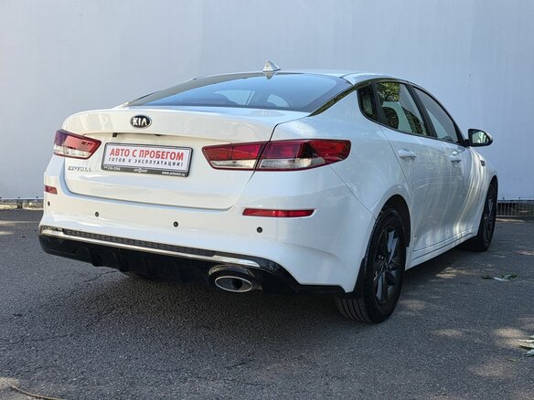 2019 Kia Optima IV Рестайлинг, белый - вид 4