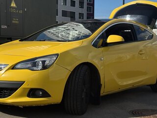 2013 Opel Astra GTC J Рестайлинг, жёлтый, 600000 рублей, вид 3