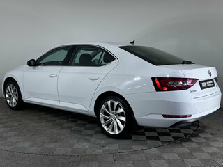 2017 Skoda Superb III, белый, 2050000 рублей, вид 4