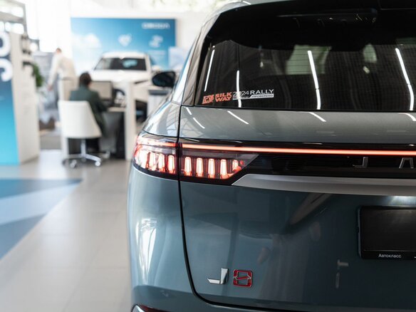 2026 Jaecoo J8, серый, 4645000 рублей - вид 5