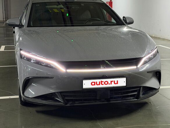 2025 BYD Han DM-i I Рестайлинг 2, серебристый, 4990000 рублей