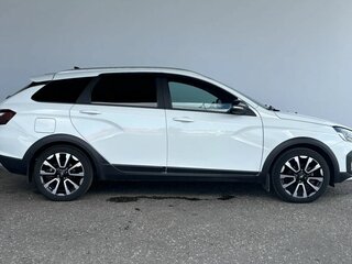 2024 Lada (ВАЗ) Vesta SW Cross I Рестайлинг (NG), белый, 1475000 рублей, вид 4