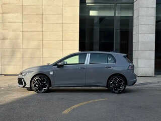 2025 Volkswagen Golf VIII Рестайлинг, серый, 2701222 рублей, вид 2