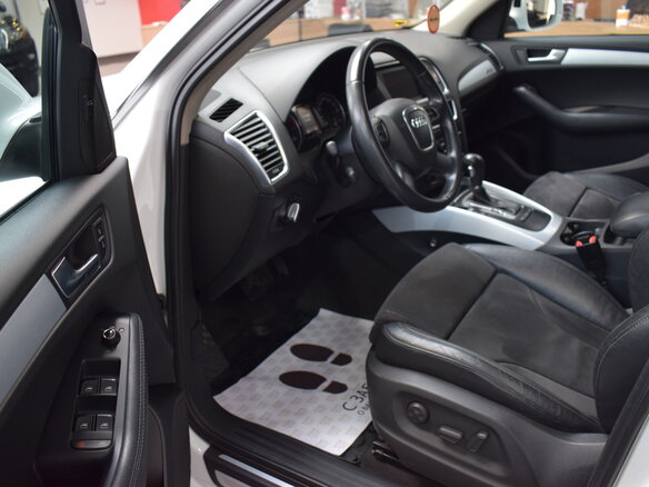 2010 Audi Q5 I (8R), белый - вид 4