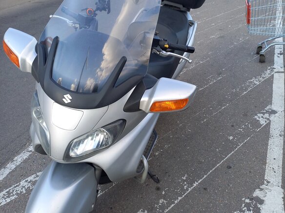2005 Suzuki Burgman (SkyWave) 650, серебристый, 350000 рублей