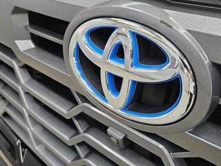 2024 Toyota Tundra CrewMax III, серый, 7800000 рублей, вид 3