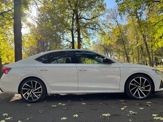 2021 Skoda Octavia IV (A8), белый, 2690000 рублей, вид 5