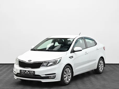 2017 Kia Rio III Рестайлинг, белый, 799000 рублей, вид 3