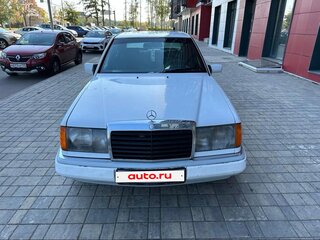 1990 Mercedes-Benz W124 200, белый, 590000 рублей, вид 1