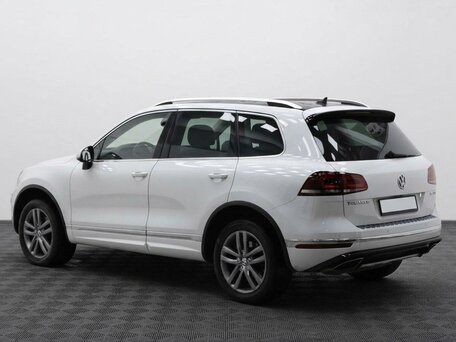 2016 Volkswagen Touareg II Рестайлинг, белый, 2905000 рублей, вид 4