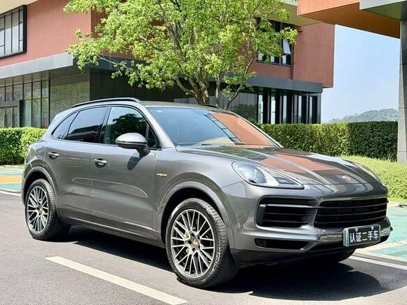 2022 Porsche Cayenne E-Hybrid III, серый, 5860633 рублей - вид 3