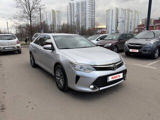 2015 Toyota Camry VII (XV50) Рестайлинг, серебристый, 1550000 рублей, вид 1