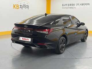 2022 Hyundai Avante VII, чёрный, 1613000 рублей, вид 4