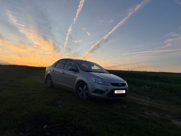 2010 Ford Focus II Рестайлинг, серебристый, 470000 рублей - вид 8